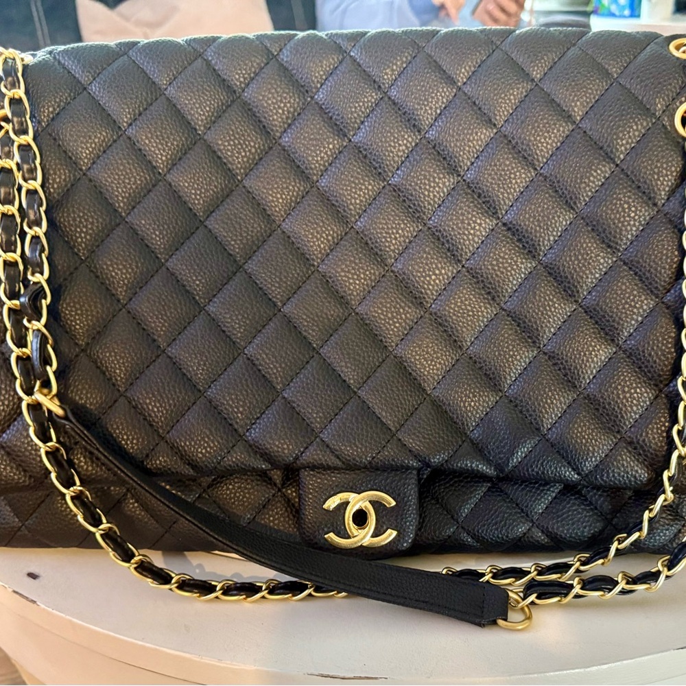 One to one match Chanel Black and Gold Quilted Shoulder Bag